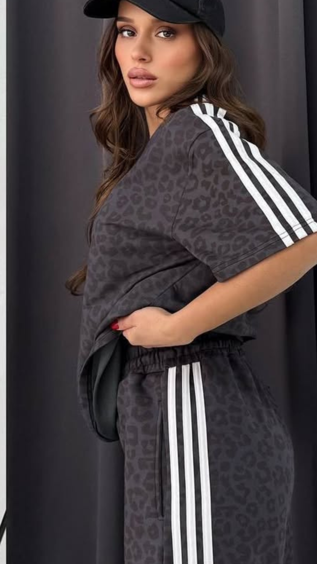 Adidas Originals™ Urban Panther Set – Bold Statement. Iconic Stripes.