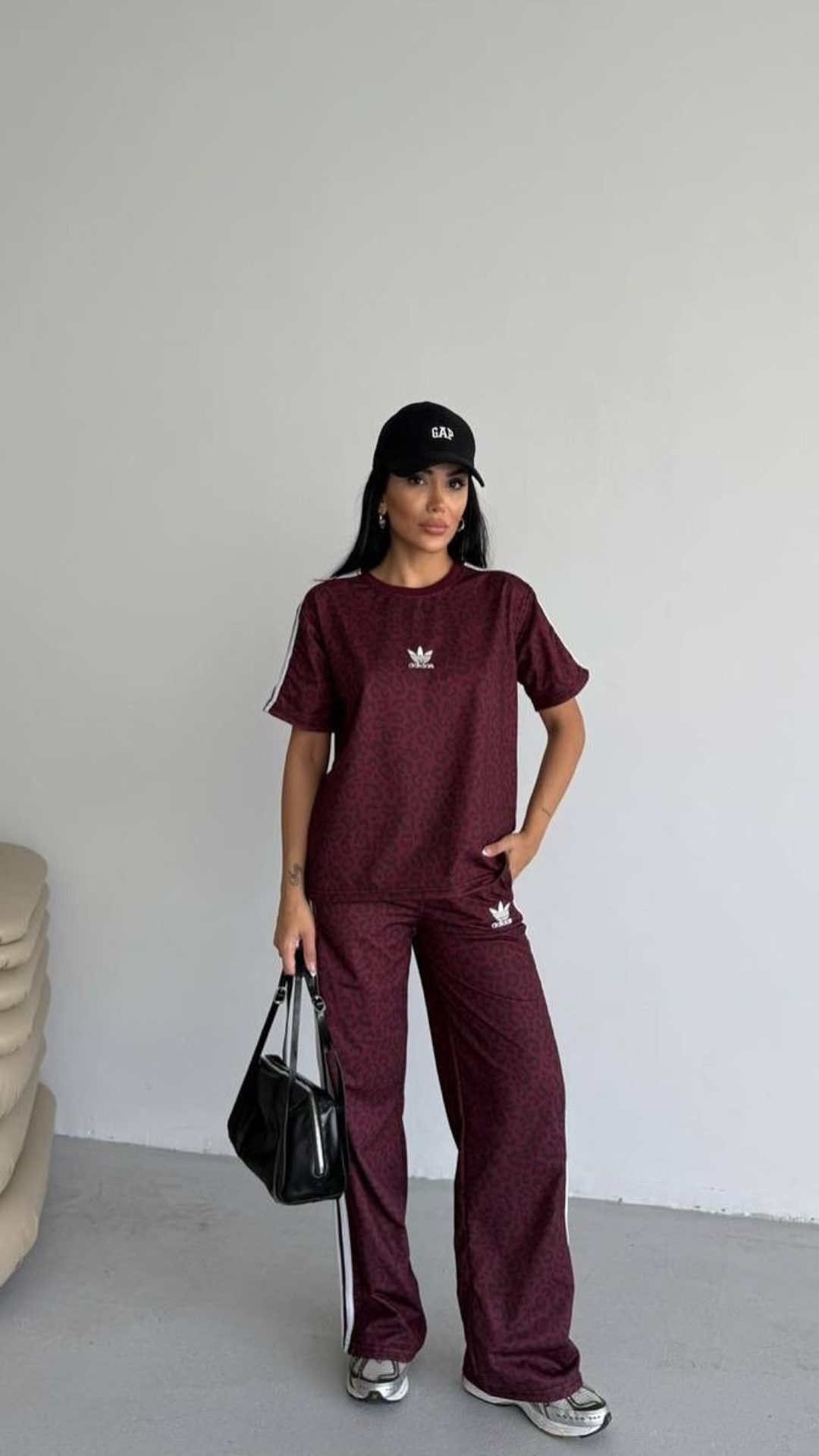 Adidas Originals™ Urban Panther Set – Bold Statement. Iconic Stripes.