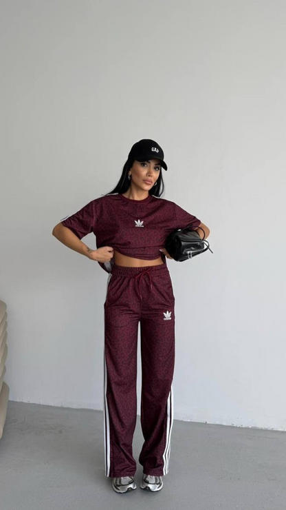 Adidas Originals™ Urban Panther Set – Bold Statement. Iconic Stripes.