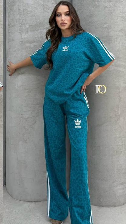 Adidas Originals™ Urban Panther Set – Bold Statement. Iconic Stripes.