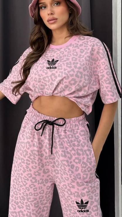 Adidas Originals™ Urban Panther Set – Bold Statement. Iconic Stripes.