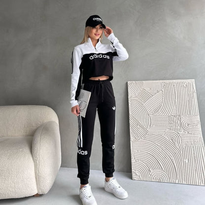 Adidas Originals™ Colourblock – Bold. Sporty. Iconic. 