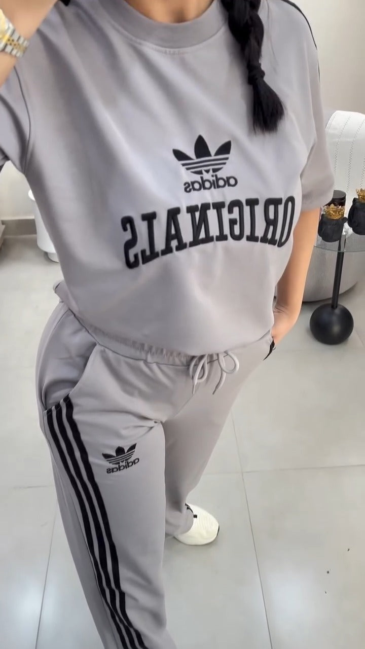 Adidas Originals™ Set – Urban Comfort with a Bold Identity 