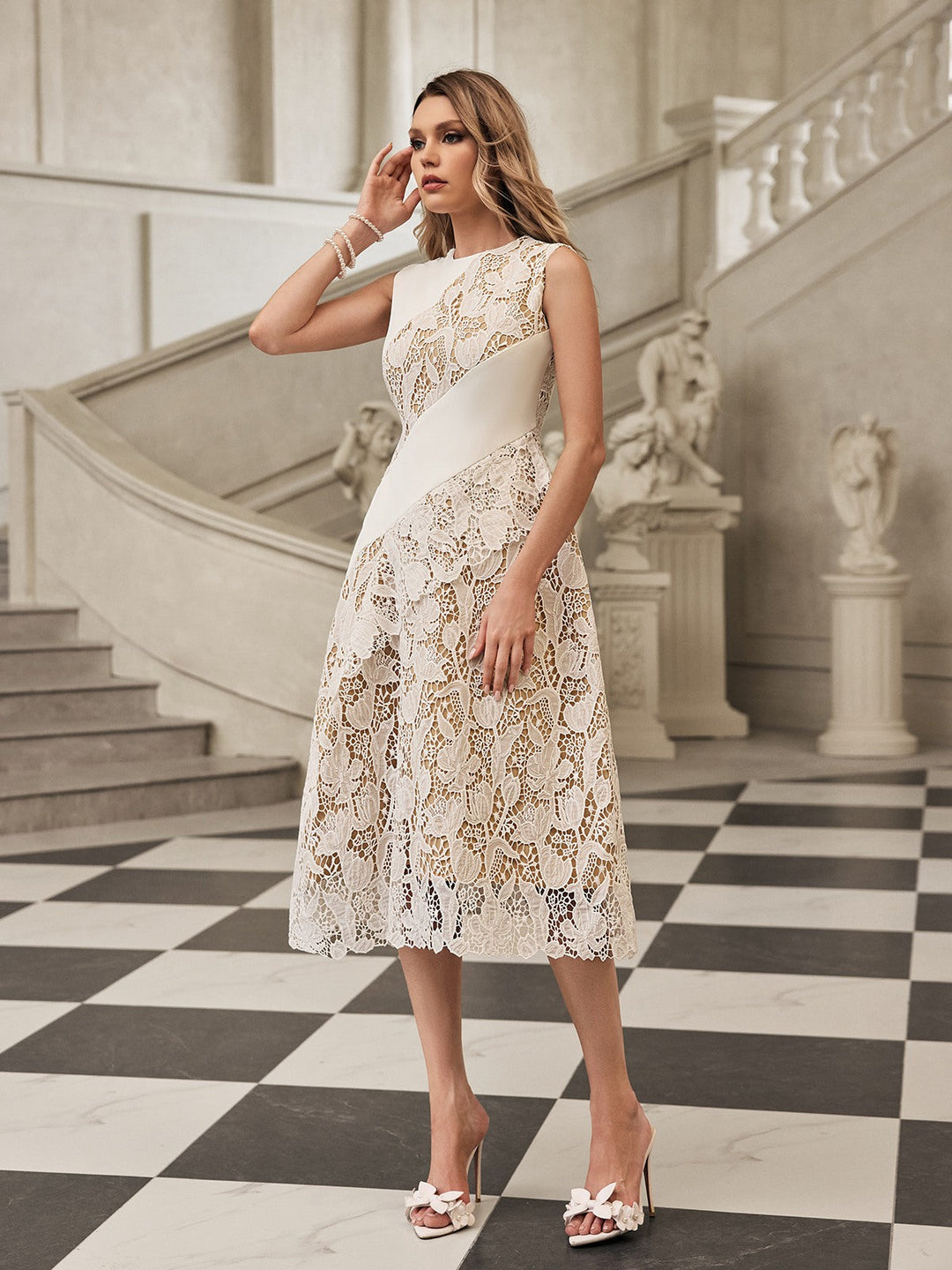 Sukienka midi z koronką bez rękawów Fyrithia 