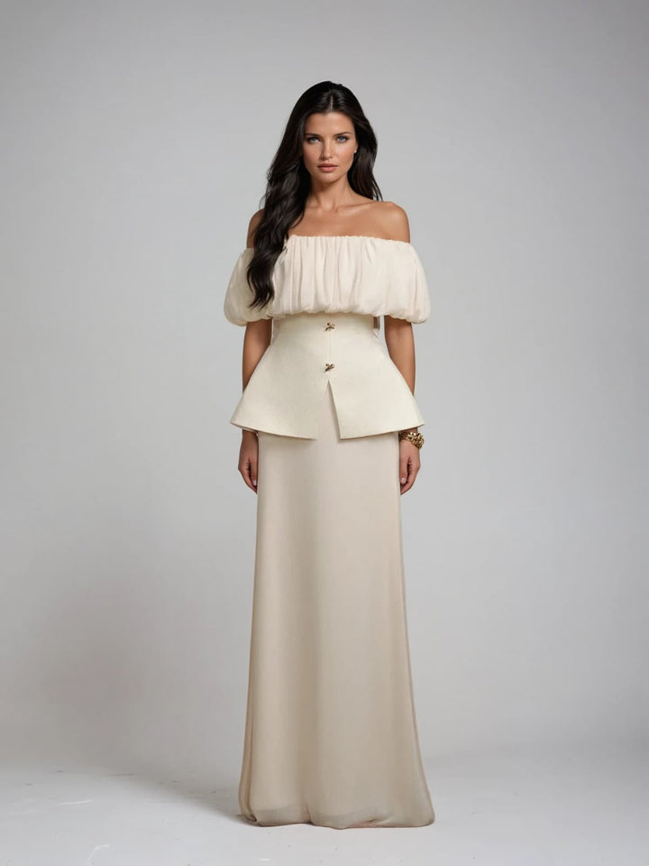 Spódnica Naelthis z odkrytymi ramionami i marszczeniami