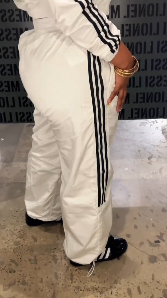 Adidas Originals White Tracksuit – Effortless Cool with a Retro Twist